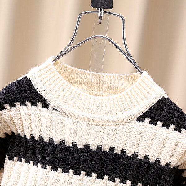 Pulover de iarna pentru baieti cu decolteu oval