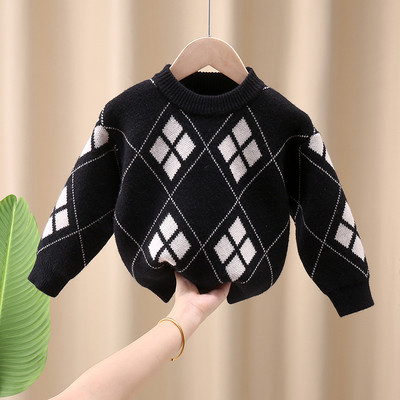 Įprasti megztiniai su ovalia iškirpte ir ilgomis rankovėmis