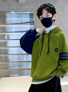 Hanorac pentru copii cu cravate pentru baieti