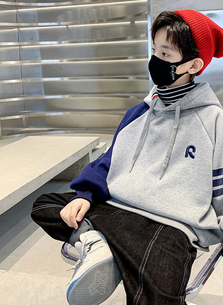 Hanorac pentru copii cu cravate pentru baieti