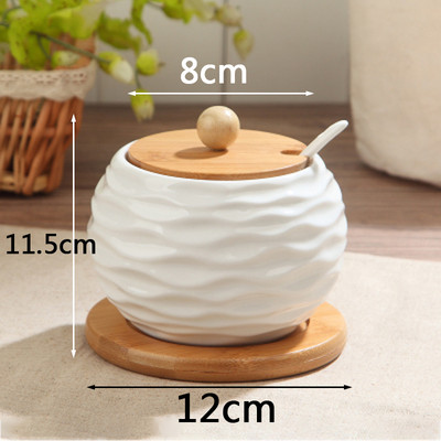 Puidust kaanega keraamilised maitseainepurgid Soolatopsid Köögitarbed Valge vürtsika lusikakomplekt Valge suhkrukarp