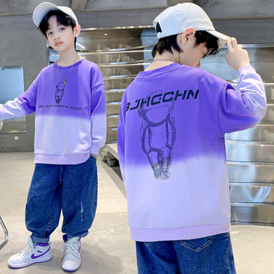 Model nou de hanorac cu inscripție și aplicație