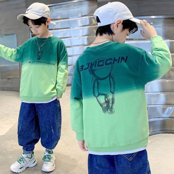 Model nou de hanorac cu inscripție și aplicație