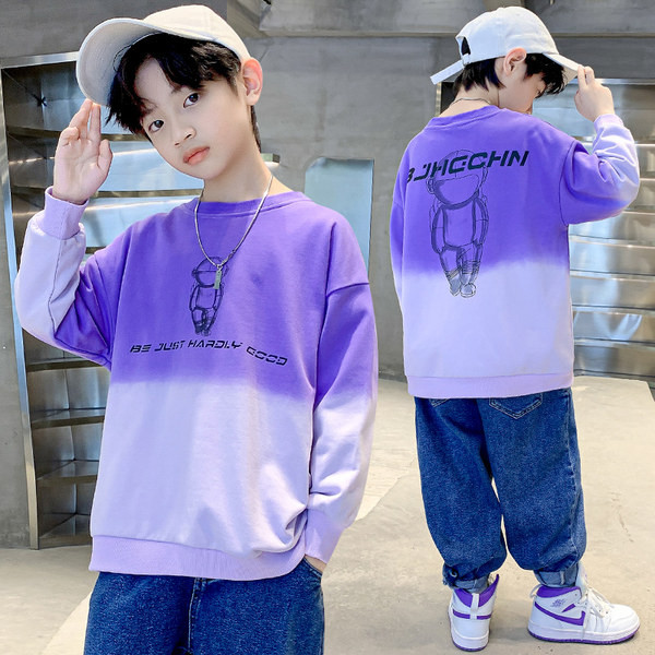 Model nou de hanorac cu inscripție și aplicație