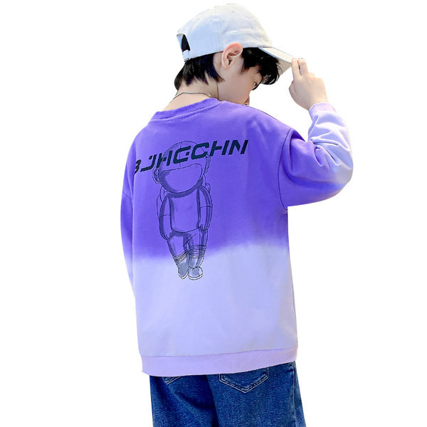 Model nou de hanorac cu inscripție și aplicație