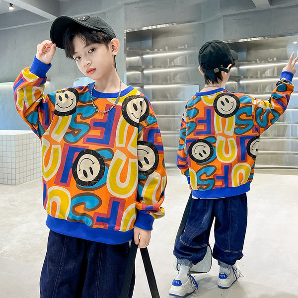 Spalvingi vaikiški megztiniai su ovalia iškirpte