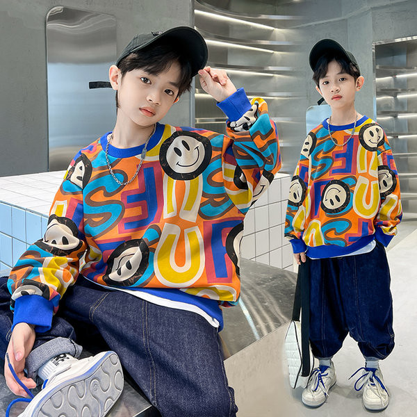 Spalvingi vaikiški megztiniai su ovalia iškirpte