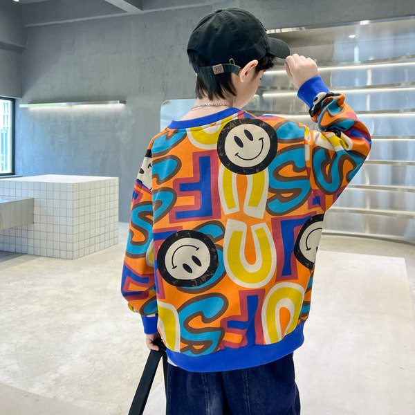 Spalvingi vaikiški megztiniai su ovalia iškirpte