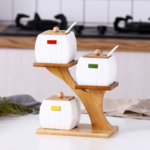 3 dalių rinkinys / virtuvės reikmenys Keraminiai prieskoniai Pipirai Druska Stiklas Cruet Trapecijos formos Bambuko stovo padėklas virtuvės prieskonių įrankis