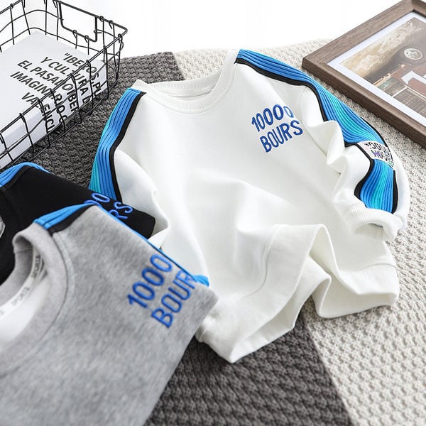 Bluză casual pentru copii cu decolteu oval și inscripție