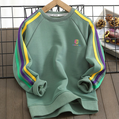 Rudeniniai megztiniai berniukams su vamzdeliais