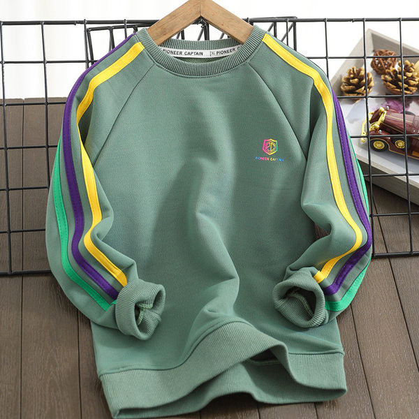 Rudeniniai megztiniai berniukams su vamzdeliais