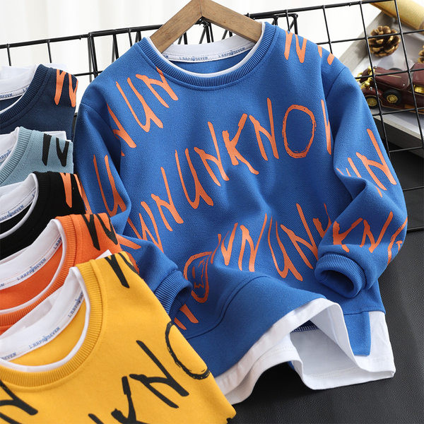 Modern, kerek nyakú gyerekblúz fiúknak