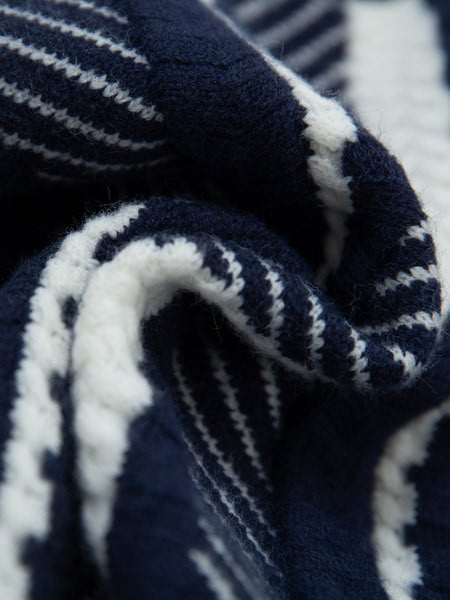 Pulover de iarna pentru baieti cu decolteu oval si maneci lungi