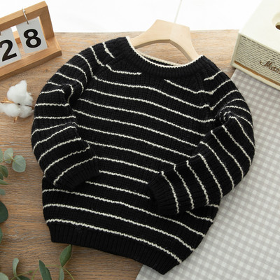 Vaikiškas megztinis berniukams su ovalia iškirpte