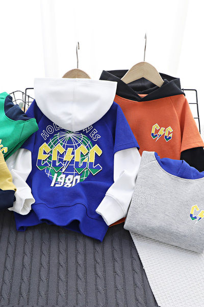 Sportiniai megztiniai berniukams su gobtuvu ir užrašu