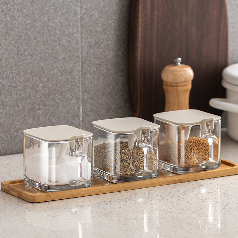 Buitinių prieskonių indelių derinio rinkinys Atverčiamu dangteliu Pagardinimo dėžutė Druskos plaktuvas Virtuvės buteliuko cukraus dubens laikiklis su šaukštu