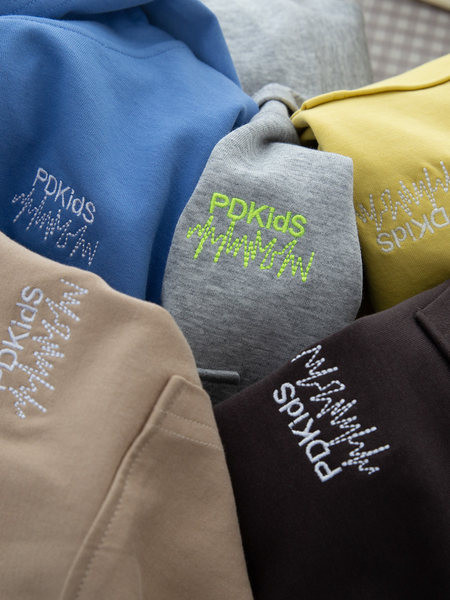 Hanorac casual pentru copii cu gluga si broderie