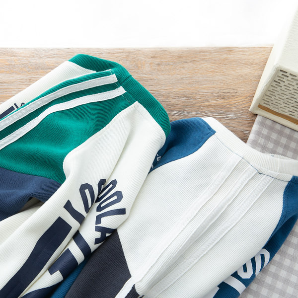 Paprasti berniukų sportiniai megztiniai su užrašais