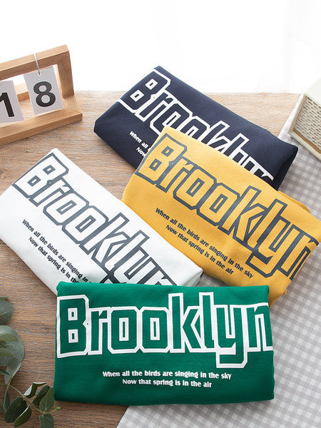 Bluză pentru copii pentru băieți cu decolteu oval și inscripție