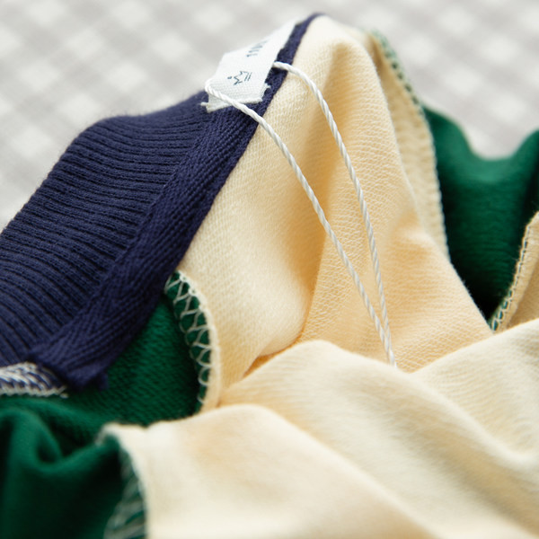 Bluza casual cu aplicatie pentru baieti