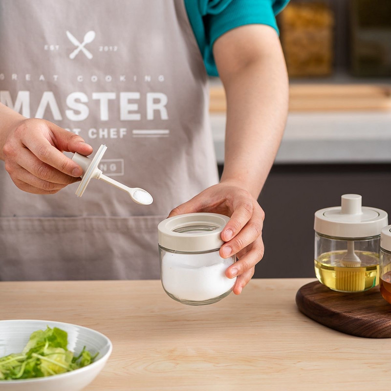 Konyhai üveg fűszeres üvegek fűszerező üveg kanál fedővel olajecset méz szójaszósz tartály Só bors shakerek