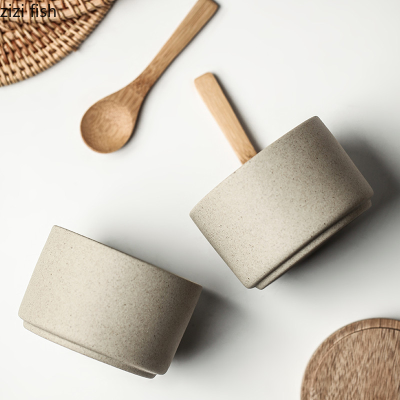 Sticlă de depozitare a piperului pentru condimente de bucătărie europeană Borcan rotund de condimente din ceramică cu capac din lemn Borcan sare piper unelte de bucătărie porțelan