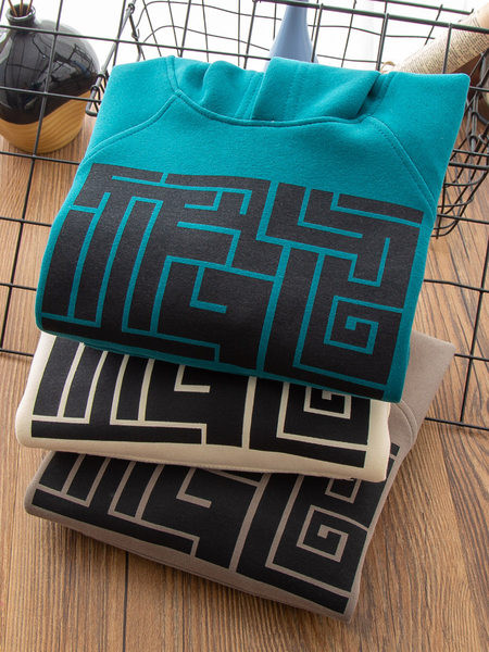 Lezser kapucnis pulóver zsebbel fiúknak