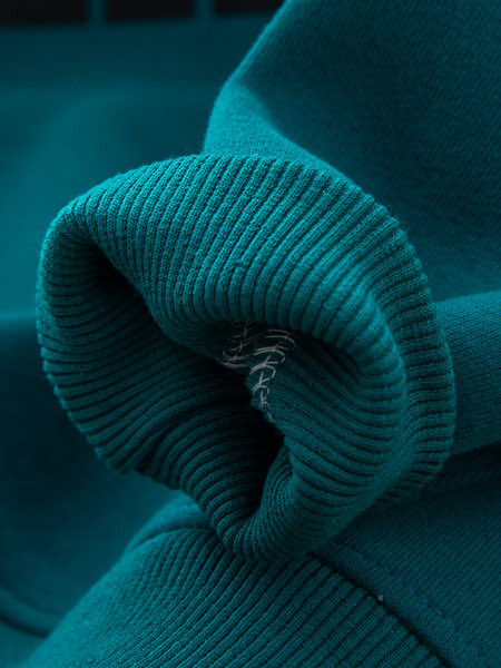 Lezser kapucnis pulóver zsebbel fiúknak