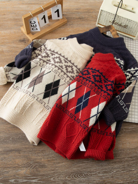 Laste kootud kilpkaelusega kampsun poistele