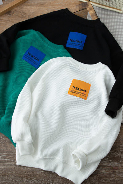 Naujo modelio vaikiška palaidinė su ovalia iškirpte berniukams