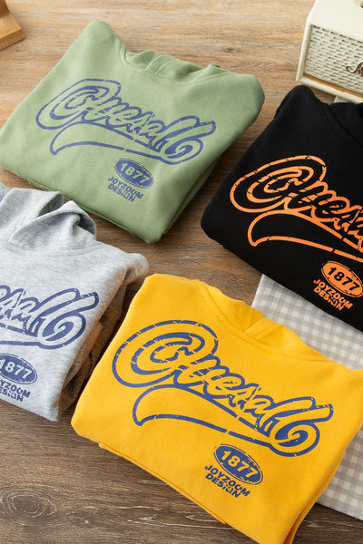 Sportinis džemperis su užrašais berniukams