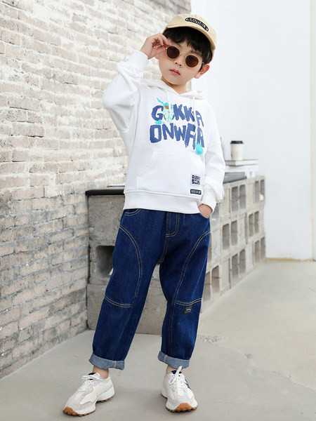 Berniuko palaidi megztiniai su gobtuvu su užrašais