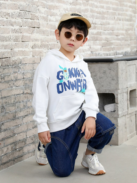 Berniuko palaidi megztiniai su gobtuvu su užrašais