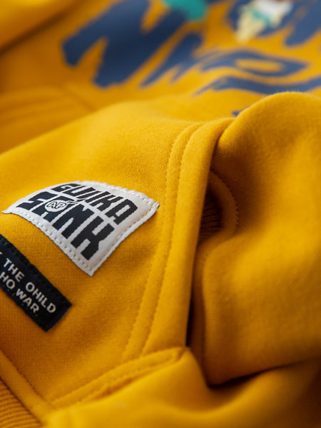 Berniuko palaidi megztiniai su gobtuvu su užrašais