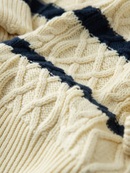 Dječji prugasti pulover s okruglim izrezom za dječake