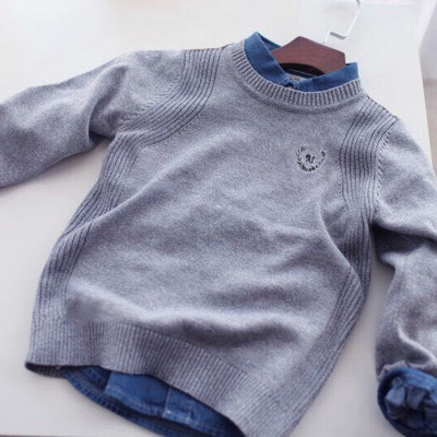 Pulover de toamna din tricot subtire cu decolteu oval si broderie