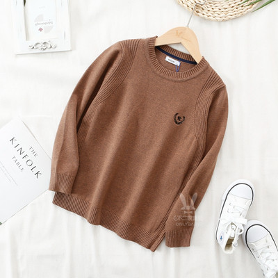 Pulover de toamna din tricot subtire cu decolteu oval si broderie