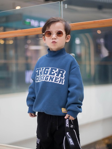 Pulover cu guler polo cu scris de toamnă pentru băieți