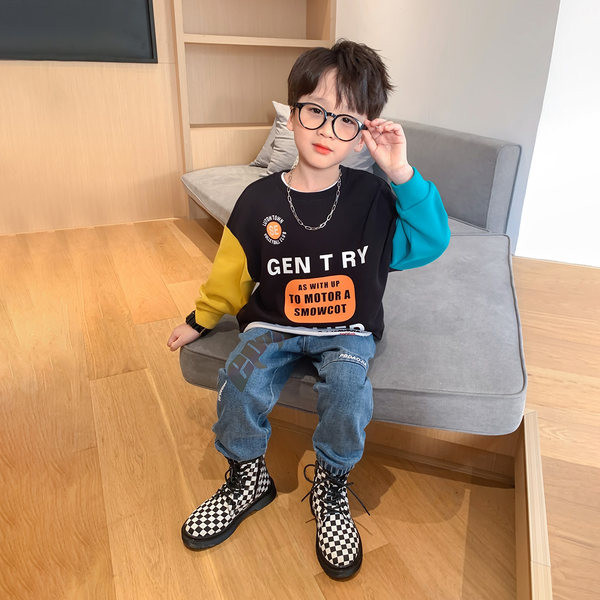 Καθημερινό παιδικό γλείψιμο με απλικέ για αγόρια