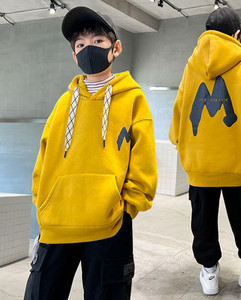 Gyerek pulóver fiúknak nyakkendővel és zsebbel