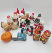 Kézzel készített kerámia festett só-borsszóró készlet - Mikulás, hóember, pulyka, pingvin, mézeskalács ember szakács, sütőtök, koponya