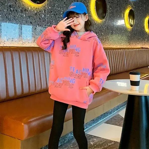 Kapuutsiga ja kirjaga uus mudel tüdrukutele sportlik dressipluus