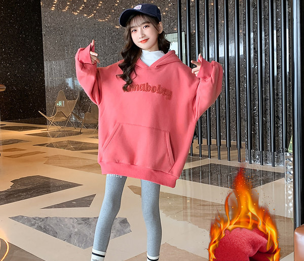 Hanorac model nou pentru fete cu glugă și inscripție