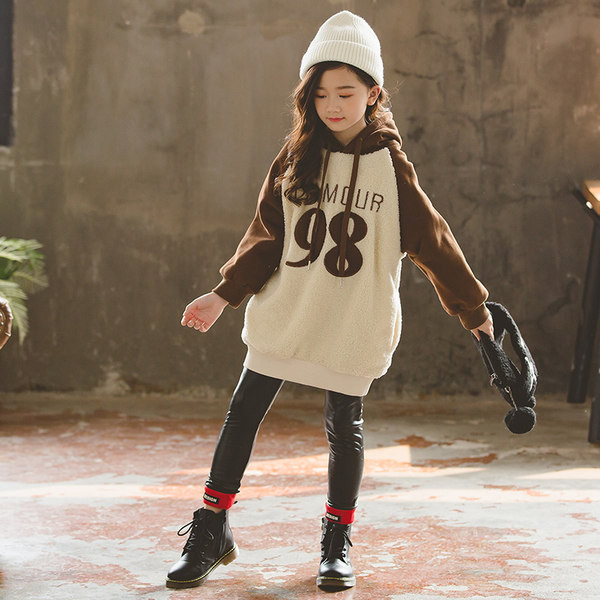 Hanorac model nou pentru fete cu gluga brodata si sireturi