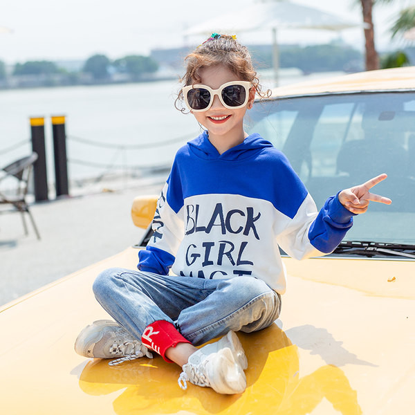 Hanorac sport pentru fetiță cu inscripții