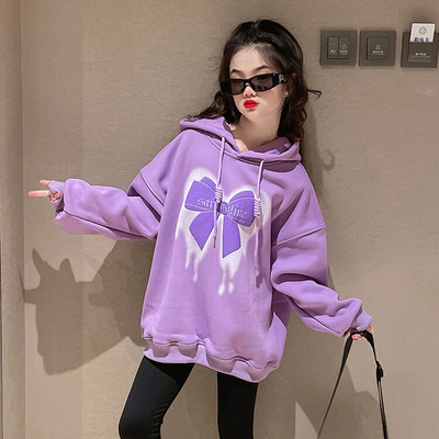 Un nou model de hanorac cu glugă pentru fete