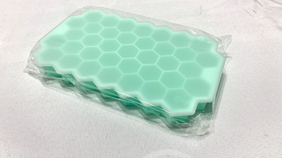 Cub de gheață din silicon cu 15 grile, cu ușurință de eliberare, tăvi pentru cuburi de gheață în formă pătrată.