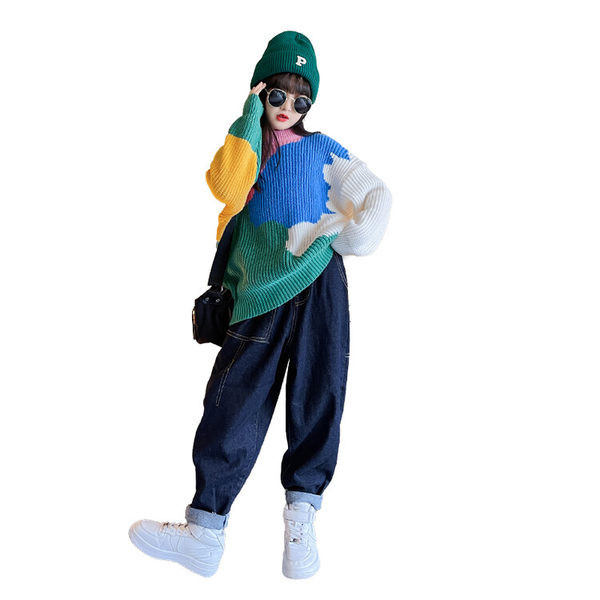 Megztas vaikiškas megztinis su ovalia iškirpte