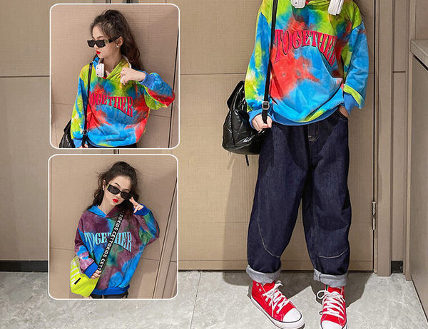 Hanorac colorat pentru copii cu inscripție imprimată